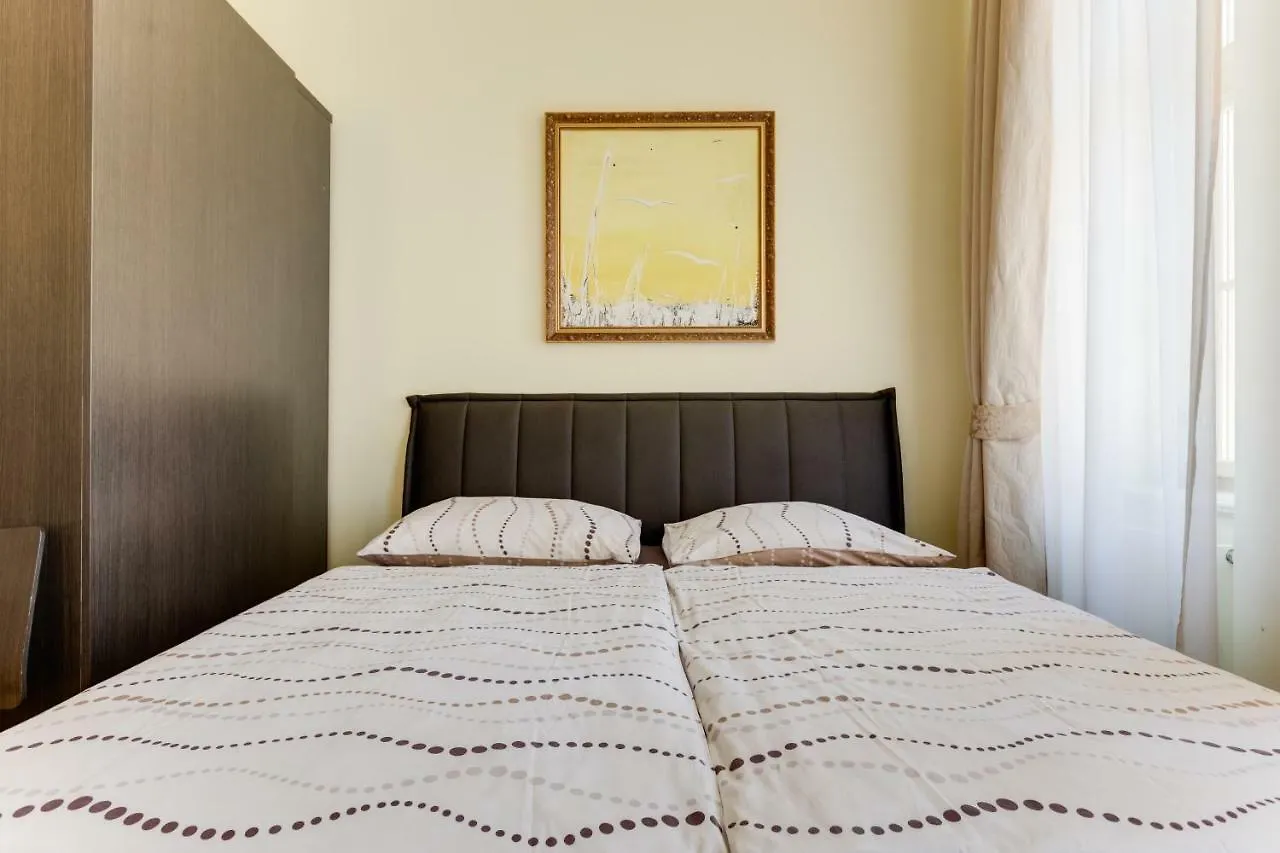 Halkova Studio Apartment Prague 0*,