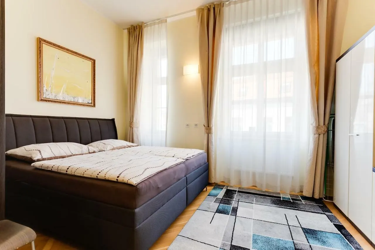 Halkova Studio Apartment Prague